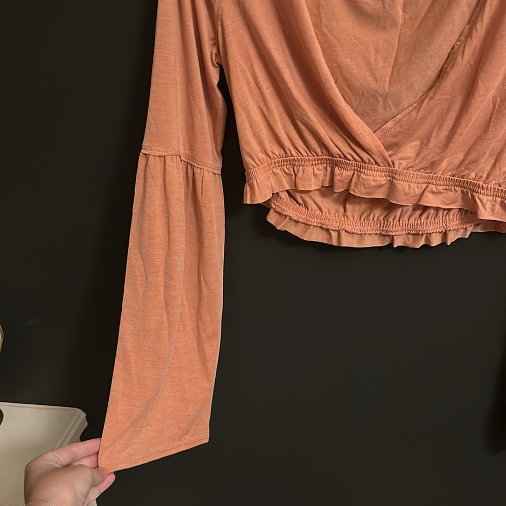 FREE PEOPLE MOVEMENT | Movin‎ On Up  Bell Sleeve Cropped Top | Small | NWT - Picture 5 of 7